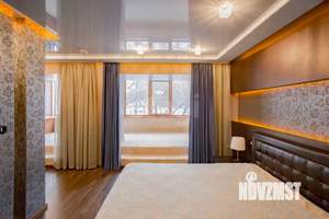 2-к квартира, вторичка, 70м2, 1/10 этаж