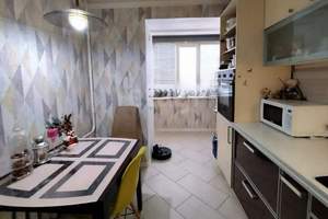 2-к квартира, вторичка, 62м2, 1/10 этаж