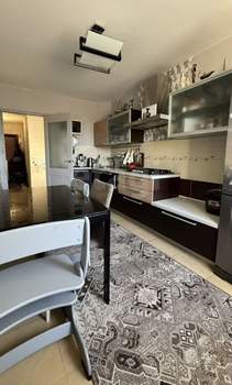 2-к квартира, вторичка, 64м2, 3/10 этаж