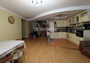 4-к квартира, вторичка, 184м2, 1/5 этаж