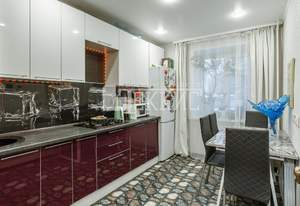 2-к квартира, вторичка, 52м2, 1/5 этаж