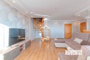 2-к квартира, вторичка, 105м2, 9/10 этаж