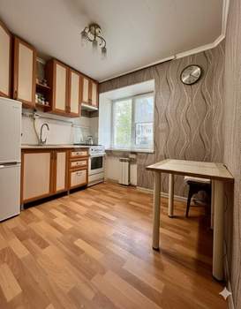 2-к квартира, вторичка, 41м2, 1/4 этаж