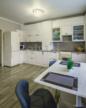 2-к квартира, вторичка, 85м2, 2/3 этаж