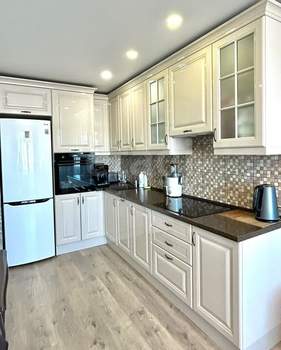 2-к квартира, вторичка, 63м2, 9/9 этаж