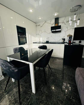 2-к квартира, вторичка, 56м2, 10/10 этаж