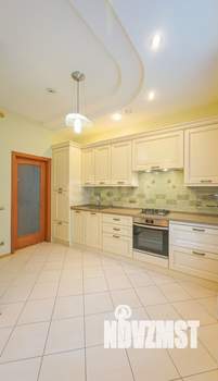 4-к квартира, вторичка, 141м2, 1/5 этаж