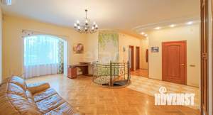 4-к квартира, вторичка, 141м2, 1/5 этаж