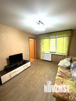 2-к квартира, вторичка, 37м2, 1/5 этаж
