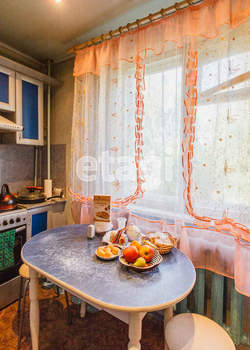 3-к квартира, вторичка, 60м2, 3/5 этаж